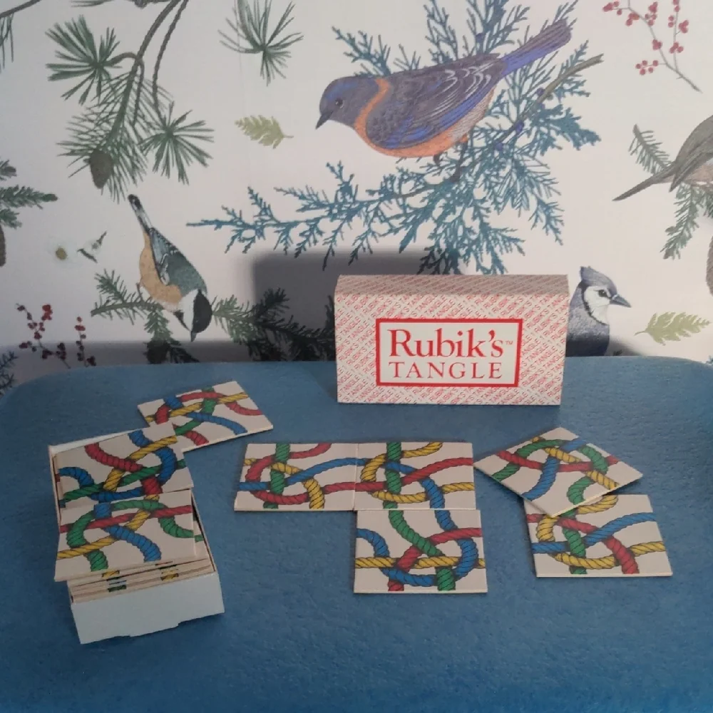 Rubik's Tangle Rope Puzzle - Picture 2 of 3